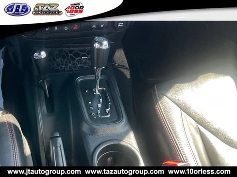 Used 2017 Jeep Wrangler Unlimited Rubicon AWD/4WD image 16