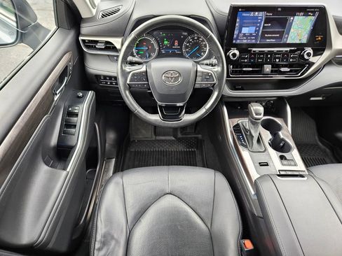 Used 2021 Toyota Highlander Limited image 13