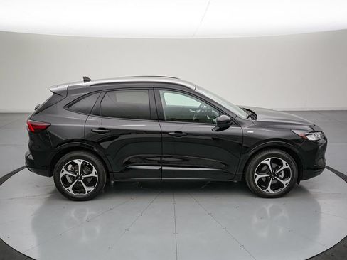 Certified 2023 Ford Escape ST-Line Select w/ Tech Pack #2 AWD/4WD image 3