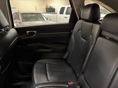 Used 2024 Kia Sorento S AWD/4WD image 42