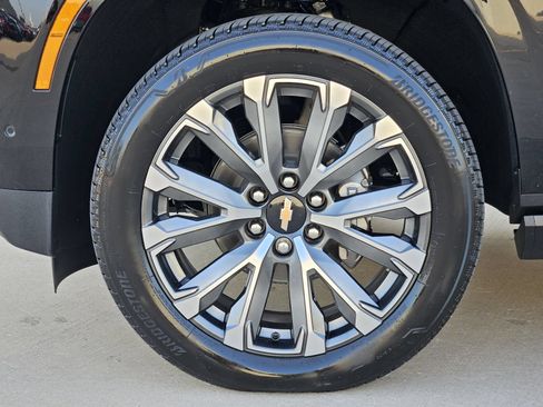 New 2026 Chevrolet Suburban High Country AWD/4WD image 12