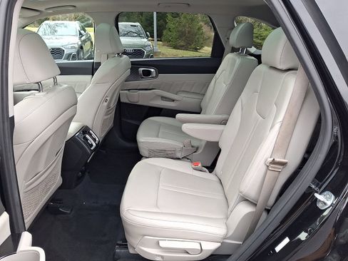 Used 2021 Kia Sorento SX image 11