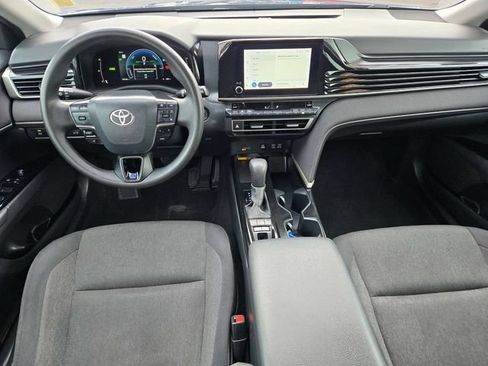 Used 2025 Toyota Camry LE FWD image 11