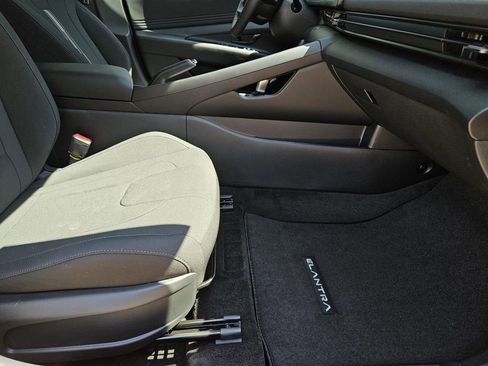 New 2025 Hyundai Elantra Sport image 9