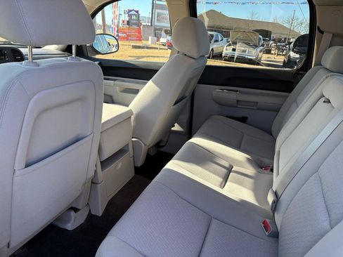 Used 2011 Chevrolet Silverado 1500 LT AWD/4WD image 8