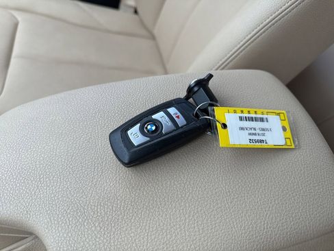 Used 2018 BMW 320i xDrive Sedan AWD/4WD image 29