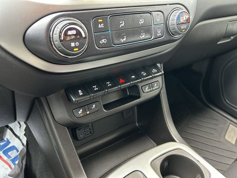 Used 2022 Chevrolet Colorado ZR2 AWD/4WD image 22