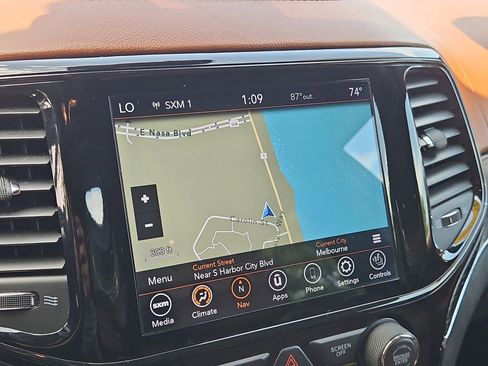 Used 2020 Jeep Grand Cherokee Summit AWD/4WD image 26