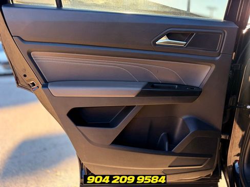Used 2021 Volkswagen Atlas Cross Sport SE FWD image 27