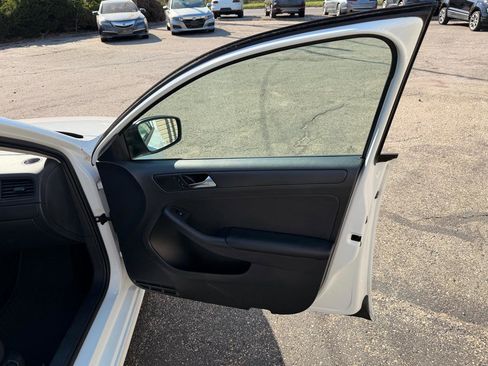 Used 2015 Volkswagen Jetta S image 22
