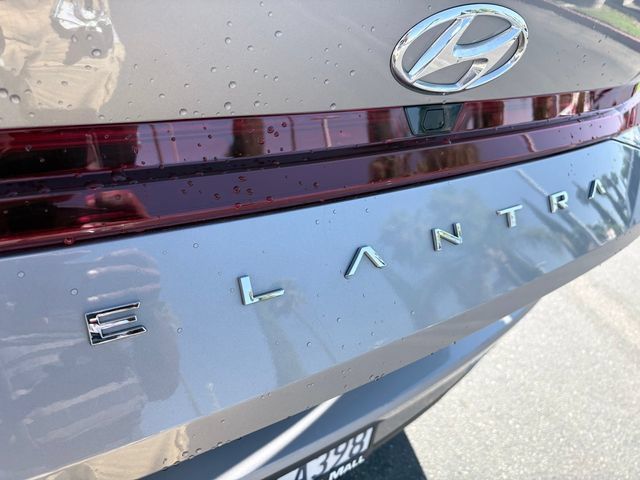 Used 2023 Hyundai Elantra SEL w/ Convenience Package FWD image 25