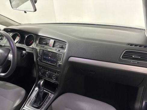 Used 2016 Volkswagen e-Golf SE w/ DC Fast Charging Package image 33