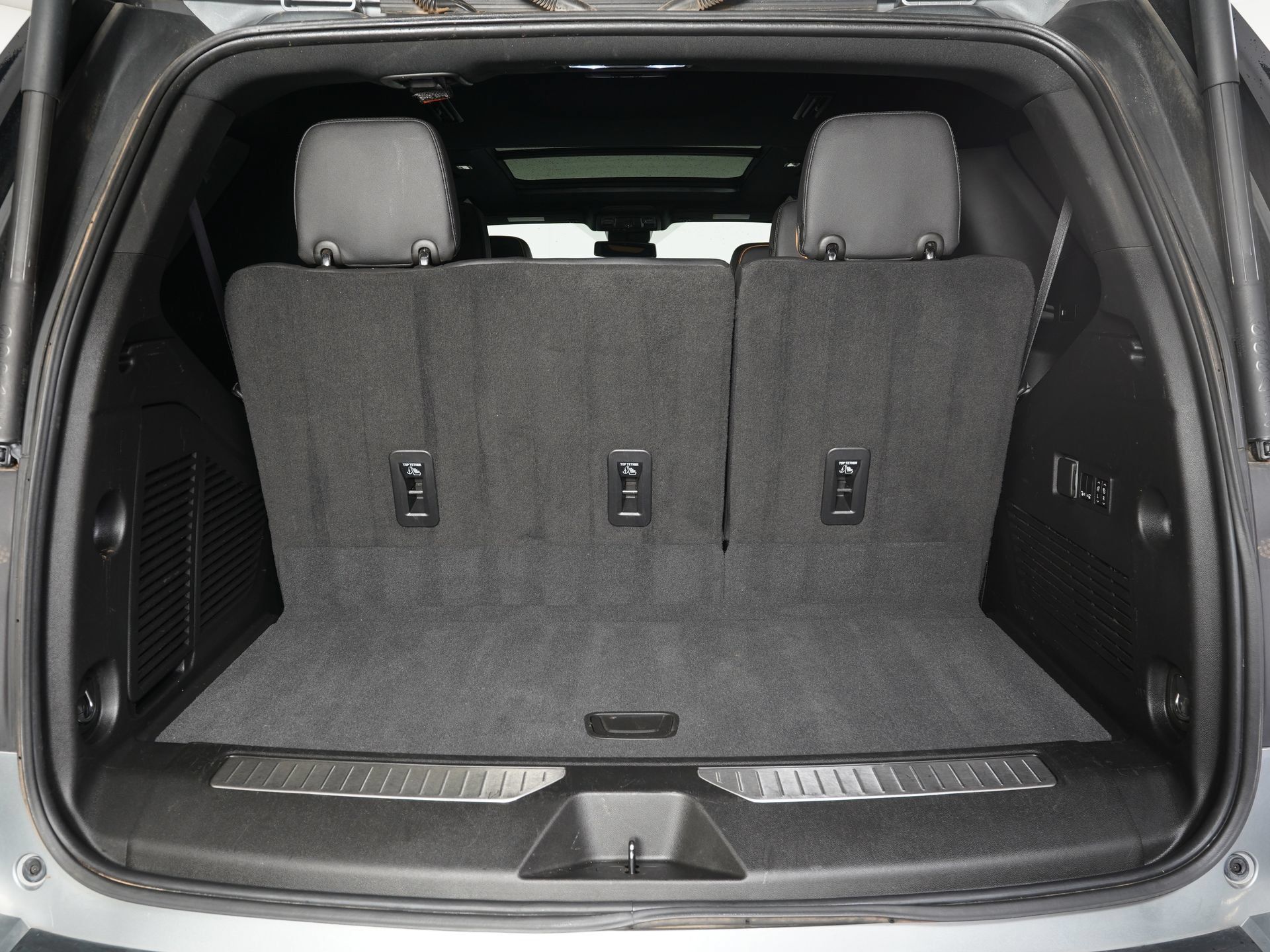 Used 2023 GMC Yukon AT4 AWD/4WD image 12