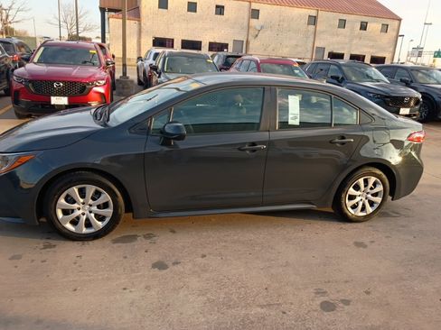 Used 2025 Toyota Corolla LE image 4