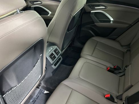 Used 2025 Audi Q5 Premium w/ 19" Wheel Package AWD/4WD image 11
