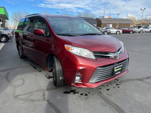 Used 2018 Toyota Sienna image 3