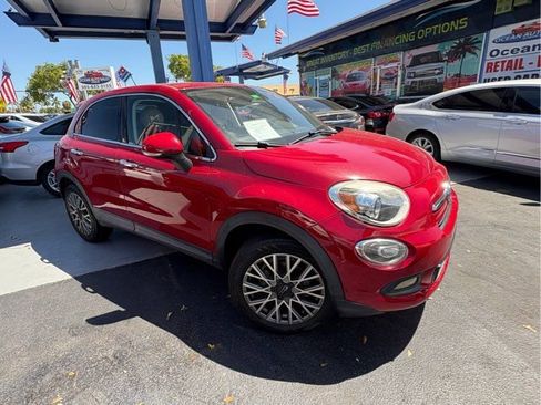 Used 2016 FIAT 500X Lounge image 2