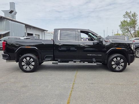 New 2026 GMC Sierra 2500 Denali w/ Max Trailering Package AWD/4WD image 11