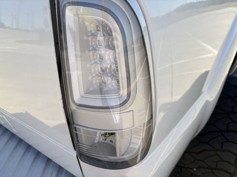 Used 2016 Ford F250 Lariat w/ Lariat Ultimate Package image 5