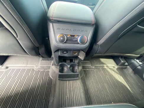 Used 2025 Ford Explorer ST-Line RWD image 26