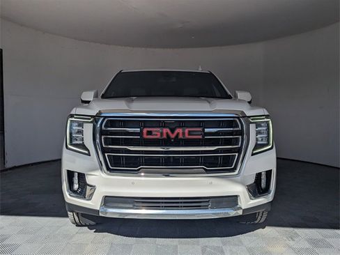 Used 2021 GMC Yukon SLT w/ SLT Premium Package image 3