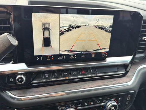 Used 2024 GMC Sierra 3500 SLT w/ SLT Premium Package image 24