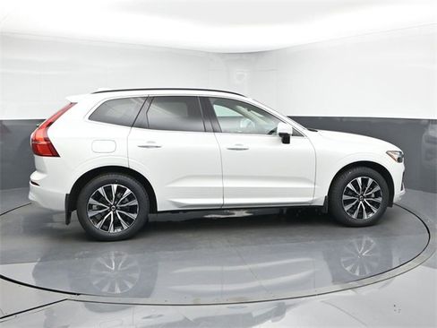 Used 2023 Volvo XC60 B5 Core w/ Climate Package image 8