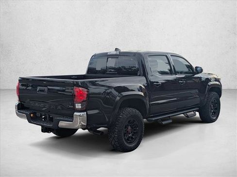 Used 2022 Toyota Tacoma SR5 RWD image 5