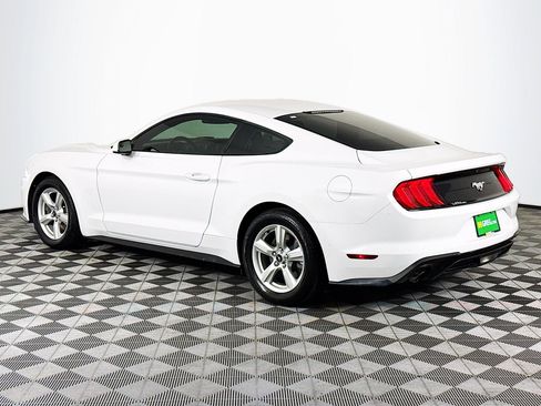 Used 2018 Ford Mustang Coupe image 6