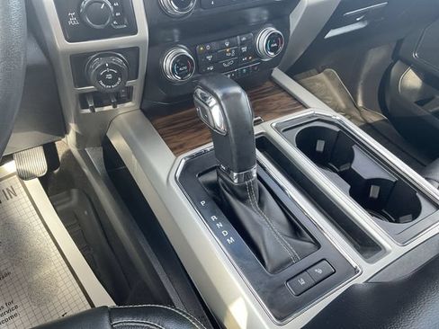 Used 2020 Ford F150 Lariat w/ Equipment Group 502A Luxury AWD/4WD image 21