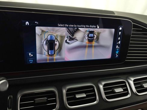 Used 2024 Mercedes-Benz GLS 450 4MATIC image 32