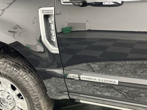 Used 2022 Ford F350 Limited image 39