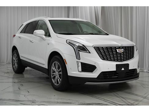 Used 2022 Cadillac XT5 Premium Luxury w/ Technology Package image 2