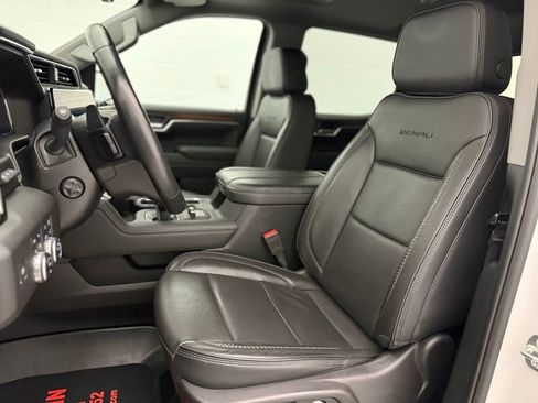 Used 2025 GMC Sierra 1500 Denali AWD/4WD image 13