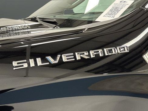 Used 2025 Chevrolet Silverado 1500 Custom image 36