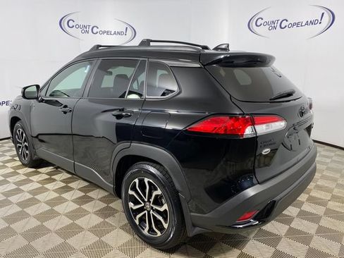 Certified 2024 Toyota Corolla Cross AWD Hybrid w/ Moonroof Package image 4