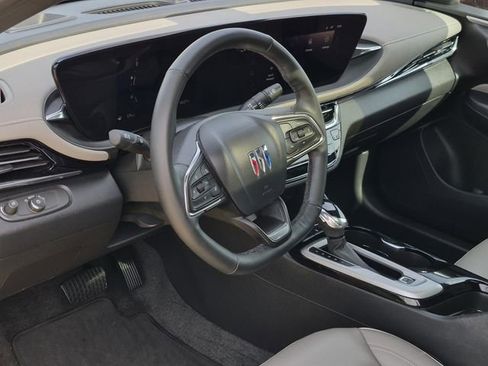 Used 2025 Buick Envista Avenir FWD image 12