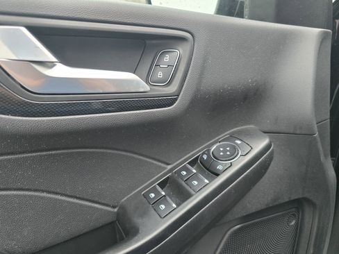 Certified 2025 Ford Escape ST-Line AWD/4WD image 17