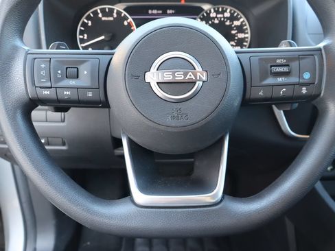 Used 2024 Nissan Rogue SV FWD image 11