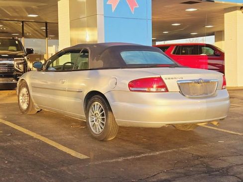 Used 2006 Chrysler Sebring Convertible w/ Spring Special Group image 3