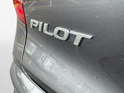 Used 2021 Honda Pilot Special Edition image 17