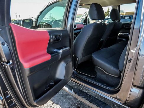 Used 2022 Toyota Tacoma SR5 image 22