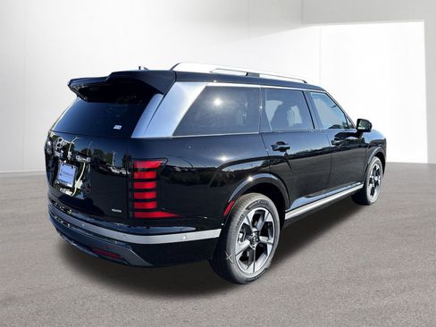 Certified 2026 Hyundai Palisade Limited AWD/4WD image 9