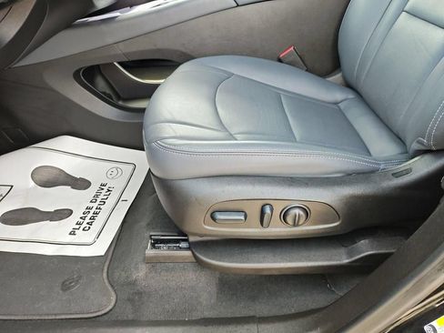 Used 2024 Buick Enclave Essence w/ Sport Touring Edition AWD/4WD image 19