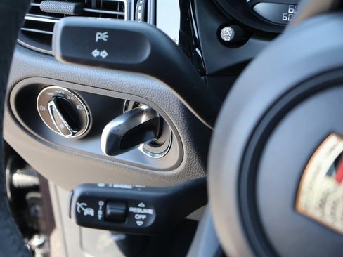 New 2025 Porsche Macan image 32