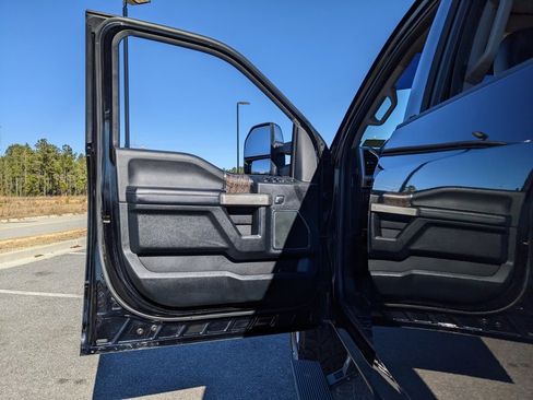 Used 2018 Ford F250 Lariat w/ Lariat Ultimate Package image 60