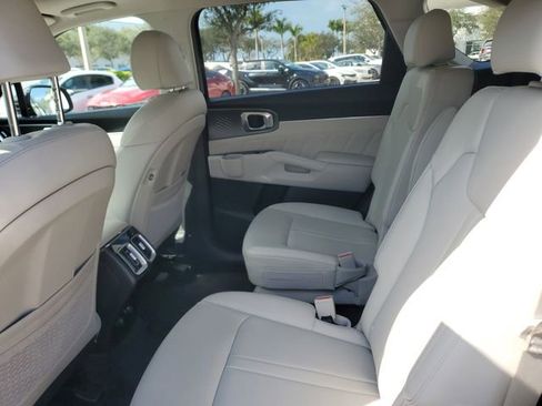 Certified 2023 Kia Sorento SX image 8