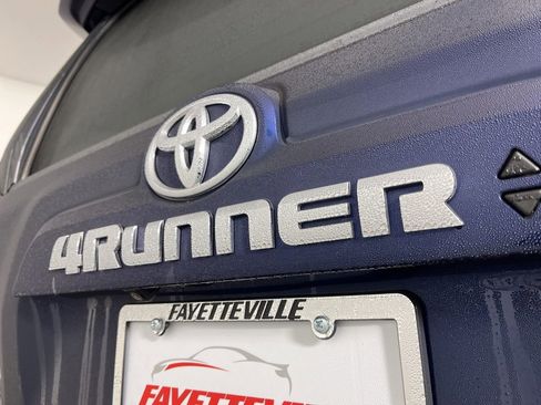 Used 2020 Toyota 4Runner SR5 Premium w/ Moonroof Package AWD/4WD image 3