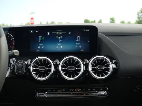 New 2026 Mercedes-Benz GLA 250 4MATIC image 24