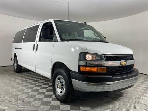 Used 2024 Chevrolet Express 3500 LT w/ LT Preferred Equipment Group RWD image 12